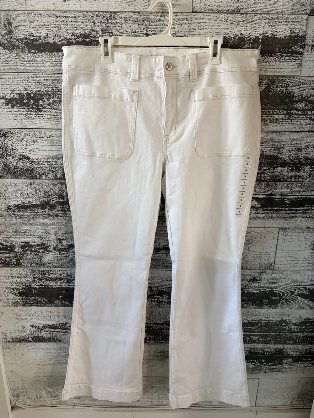 New with sticker - American Eagle White Women's Jeans - kick boot fit.